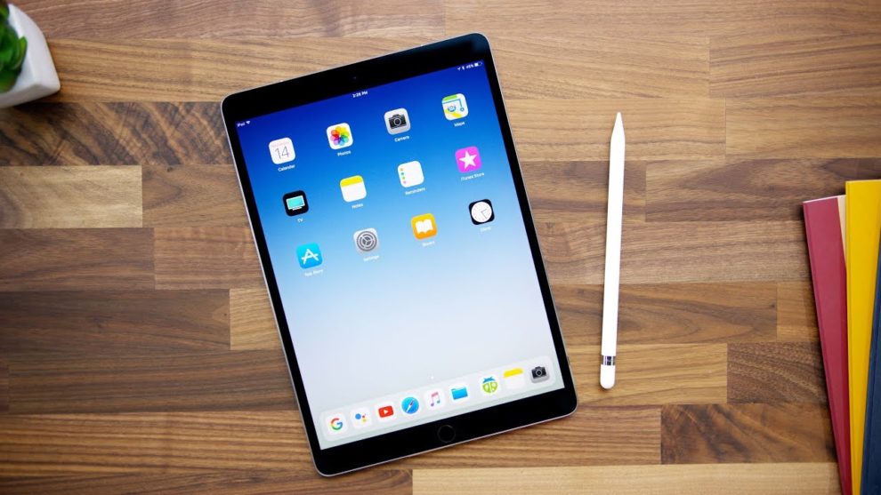 Apple 2017 iPad Pro displays suffering from Bright Spot above Home Button