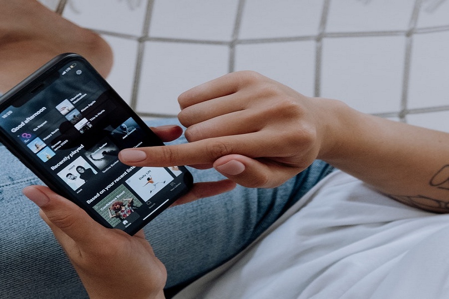 Spotify Keeps Crashing On iOS