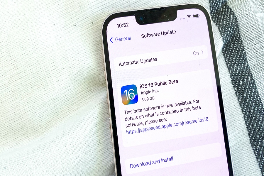 Download iOS 16 Public Beta