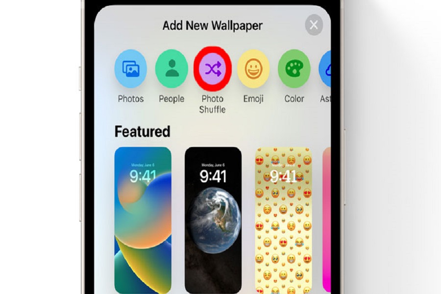 Switch Wallpapers On iOS 16