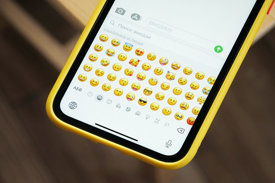 What new emojis are in iOS 16.4 1