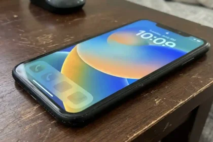 iPhone XR Screen Burn in Corner